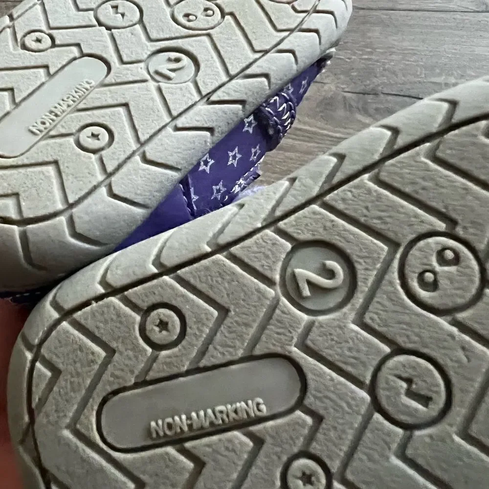 OshKosh Kids Size 2 Girls Water Outdoor Summer Shoes Purple / Neon Green / Gray